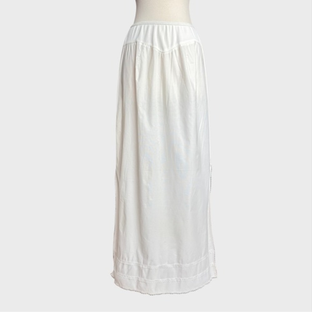 Vintage 90's minimalism Small  Ivory Cream Long Slip - romantic‎ cottage core